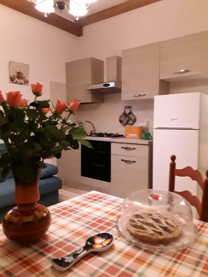 Alloggio Per Uso Turistico Da Margherita Fiuggi Luaran gambar